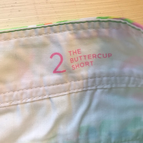 Lilly Pulitzer scalloped shorts💕 - Picture 4 of 4